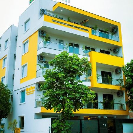 Lime Tree Luxury Studio - Service Apartment Near Artemis Hospital ,Gurgáon Kültér fotó