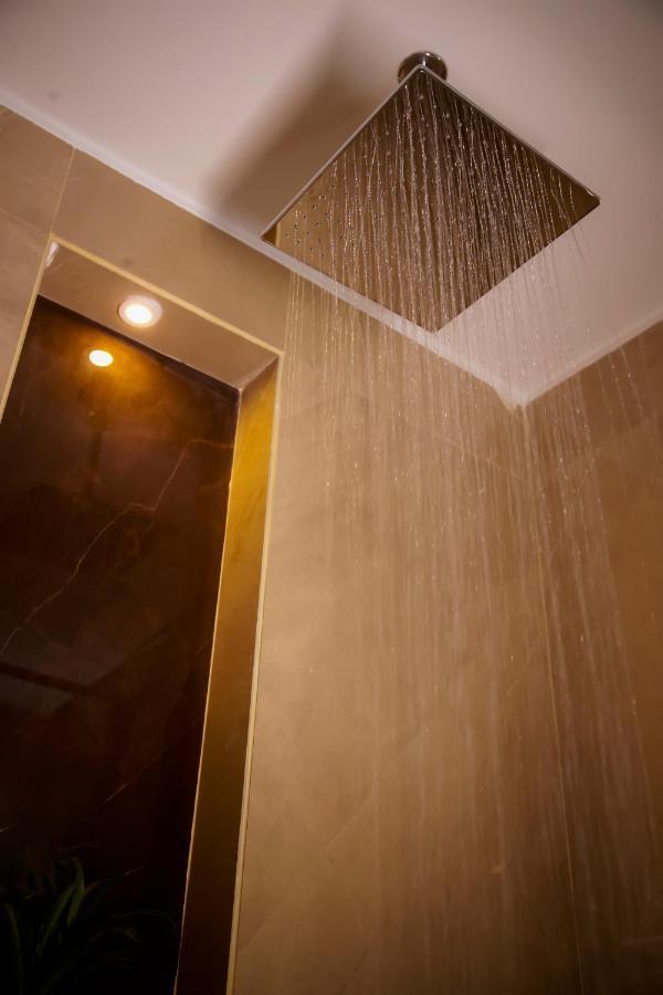 Lime Tree Luxury Studio - Service Apartment Near Artemis Hospital ,Gurgáon Kültér fotó