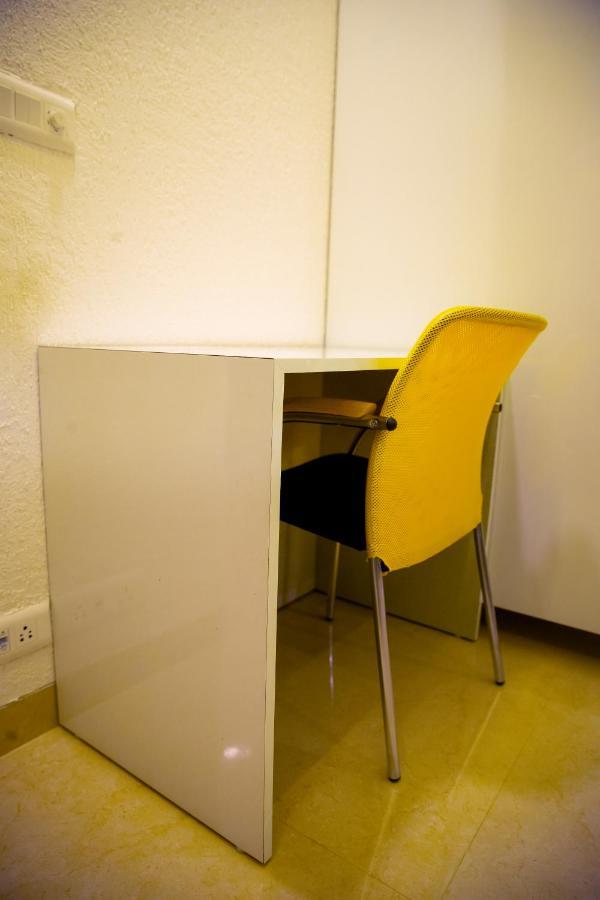 Lime Tree Luxury Studio - Service Apartment Near Artemis Hospital ,Gurgáon Kültér fotó