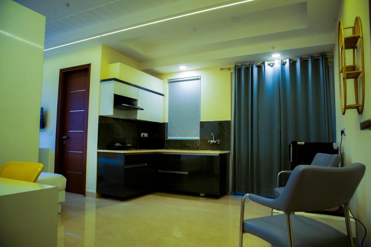 Lime Tree Luxury Studio - Service Apartment Near Artemis Hospital ,Gurgáon Kültér fotó