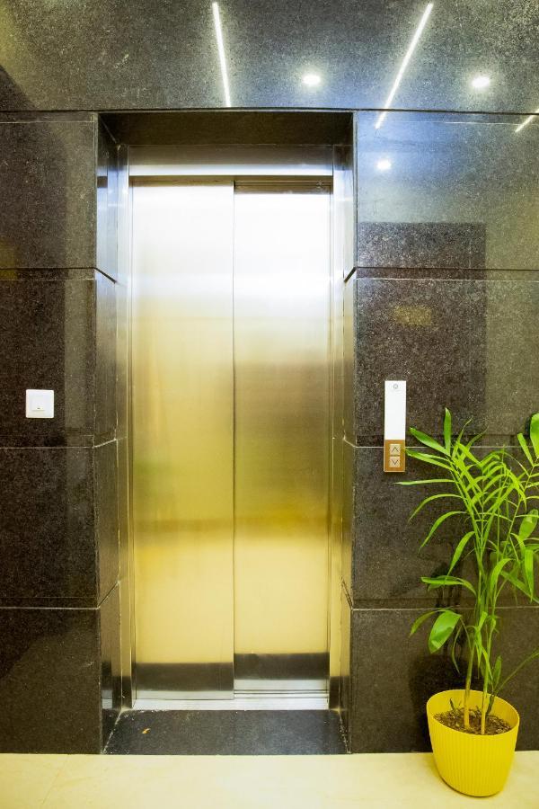 Lime Tree Luxury Studio - Service Apartment Near Artemis Hospital ,Gurgáon Kültér fotó