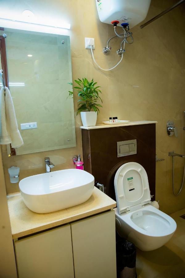 Lime Tree Luxury Studio - Service Apartment Near Artemis Hospital ,Gurgáon Kültér fotó