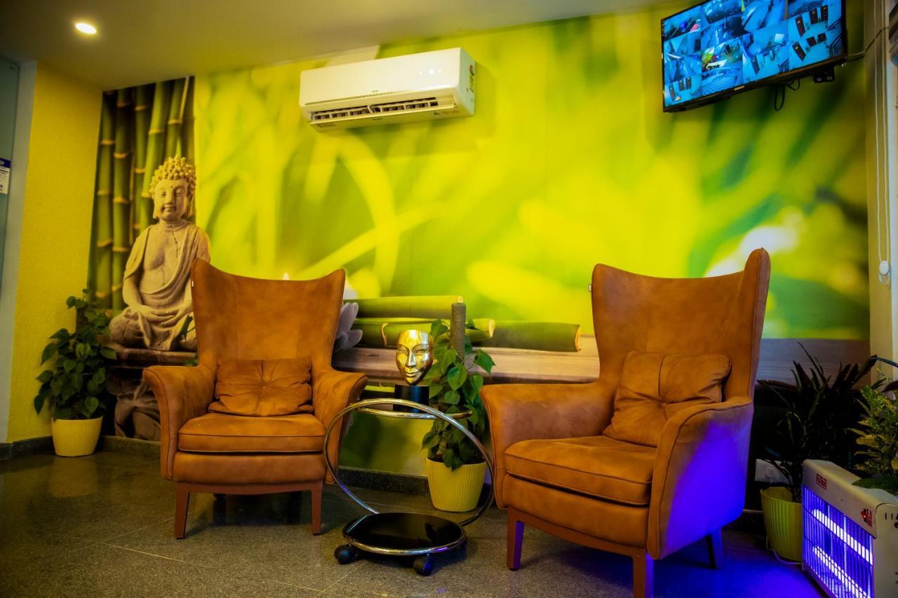 Lime Tree Luxury Studio - Service Apartment Near Artemis Hospital ,Gurgáon Kültér fotó