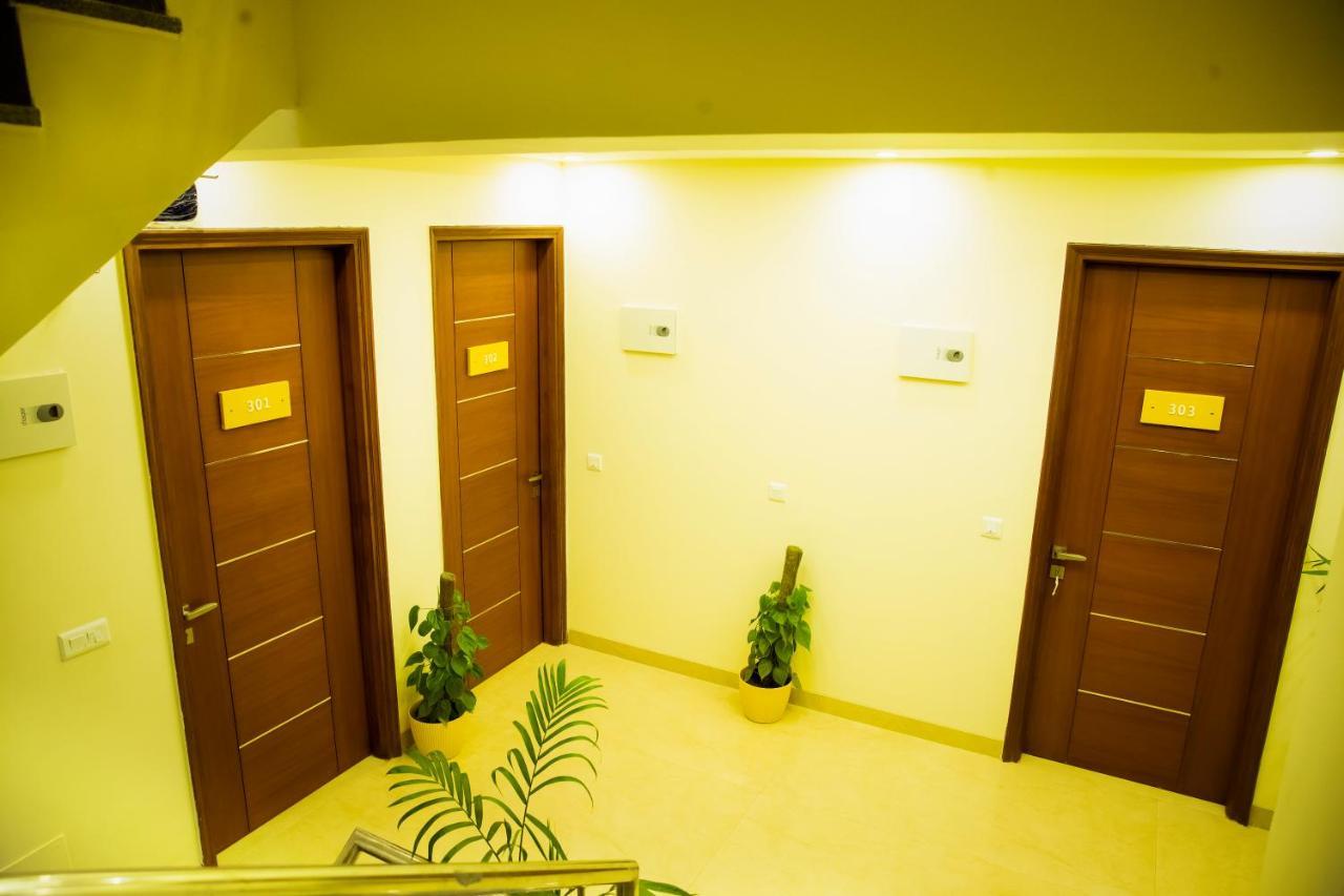 Lime Tree Luxury Studio - Service Apartment Near Artemis Hospital ,Gurgáon Kültér fotó