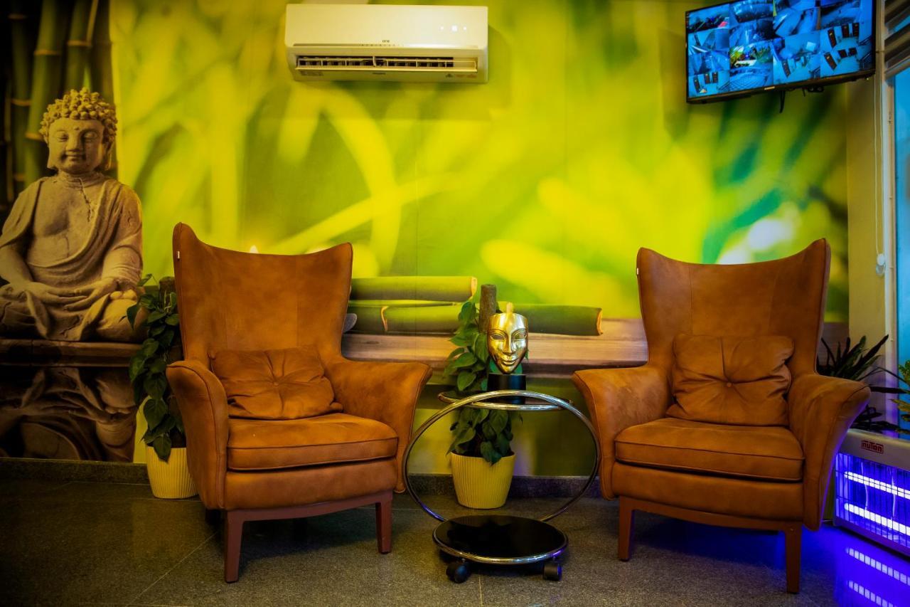 Lime Tree Luxury Studio - Service Apartment Near Artemis Hospital ,Gurgáon Kültér fotó