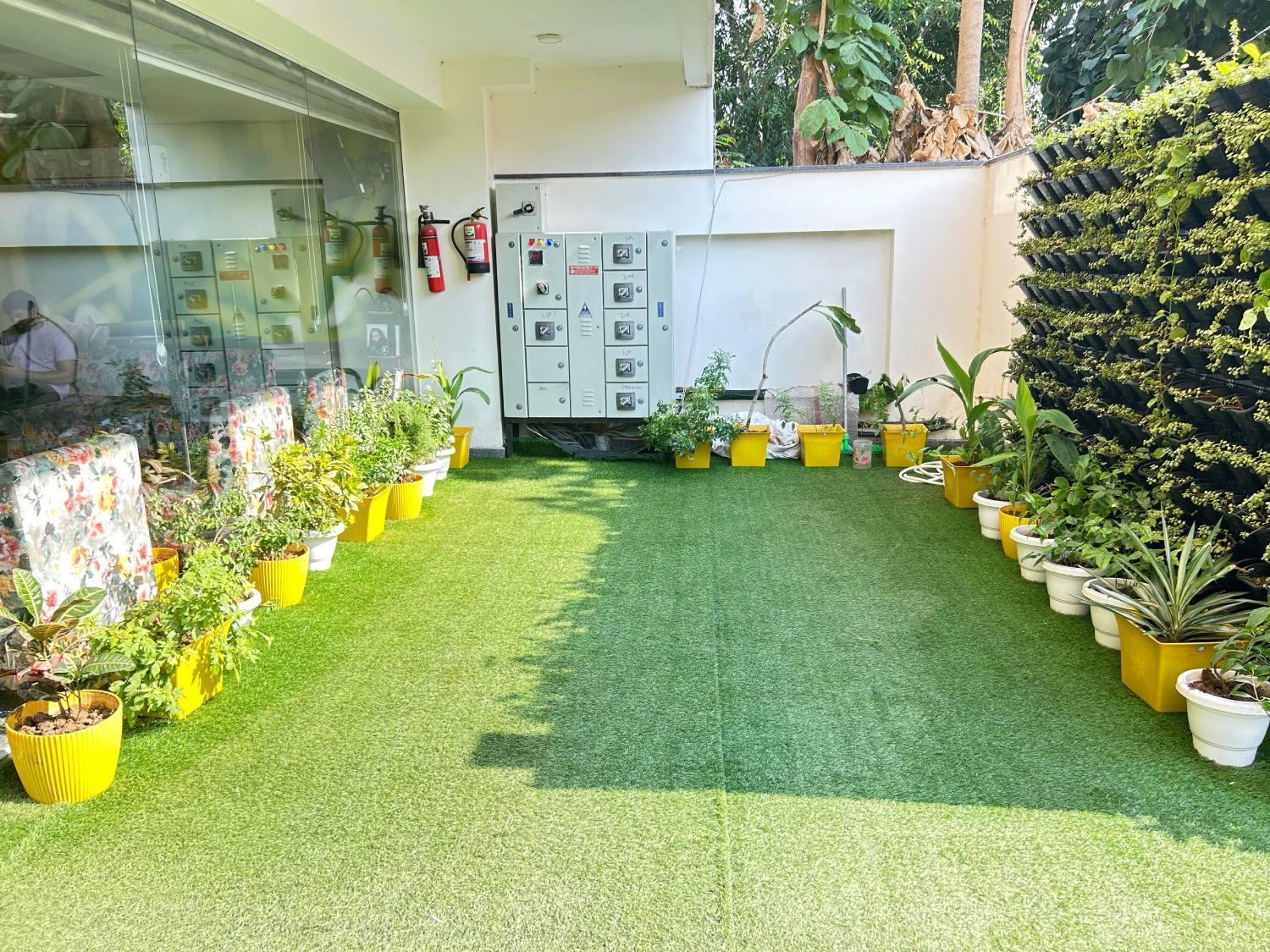 Lime Tree Luxury Studio - Service Apartment Near Artemis Hospital ,Gurgáon Kültér fotó